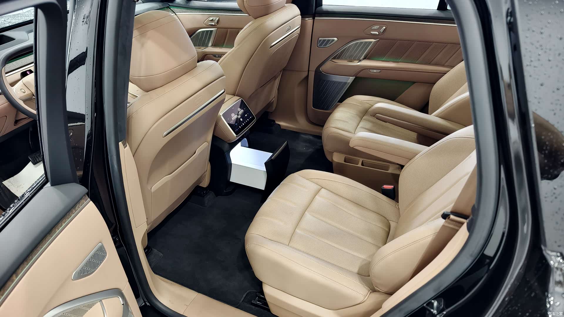 NIO L90, 2025 10