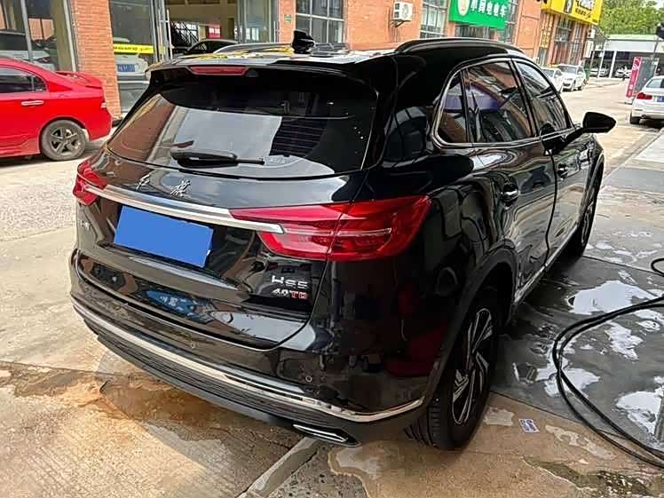 Hongqi HS5
