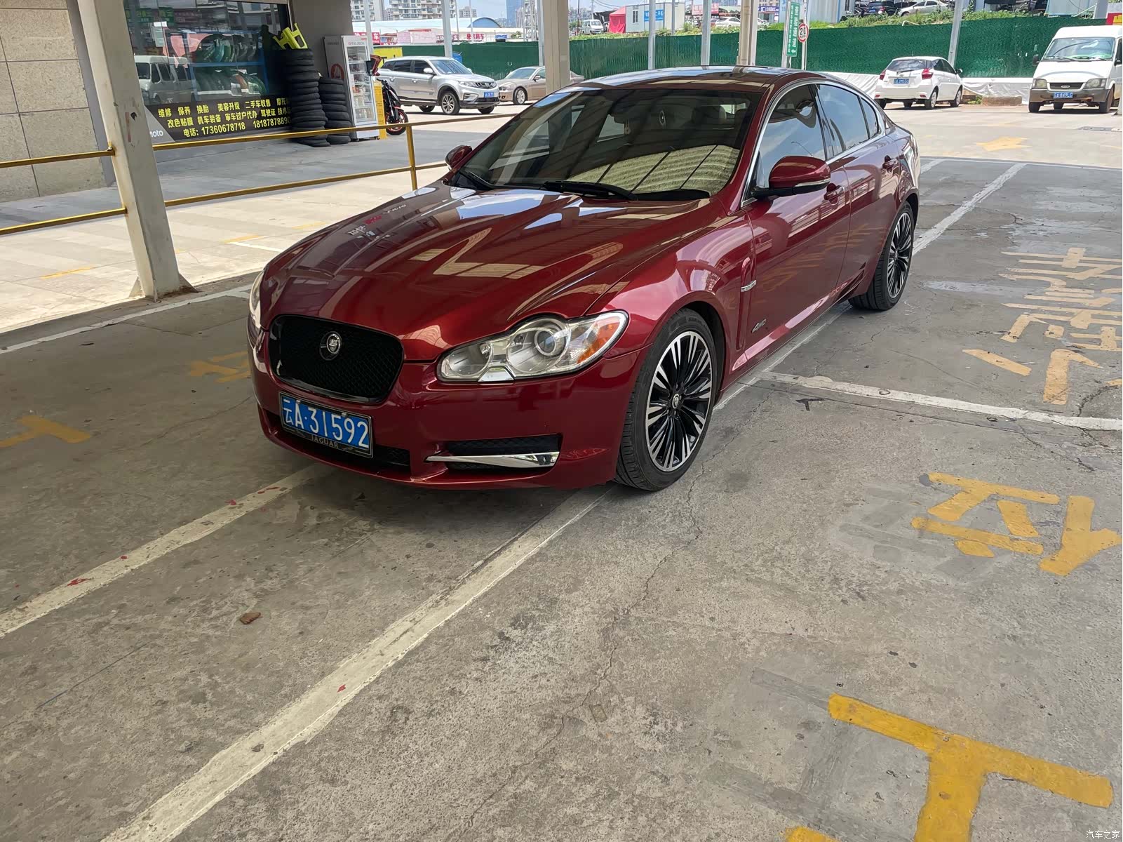 Jaguar XF, 2011 1