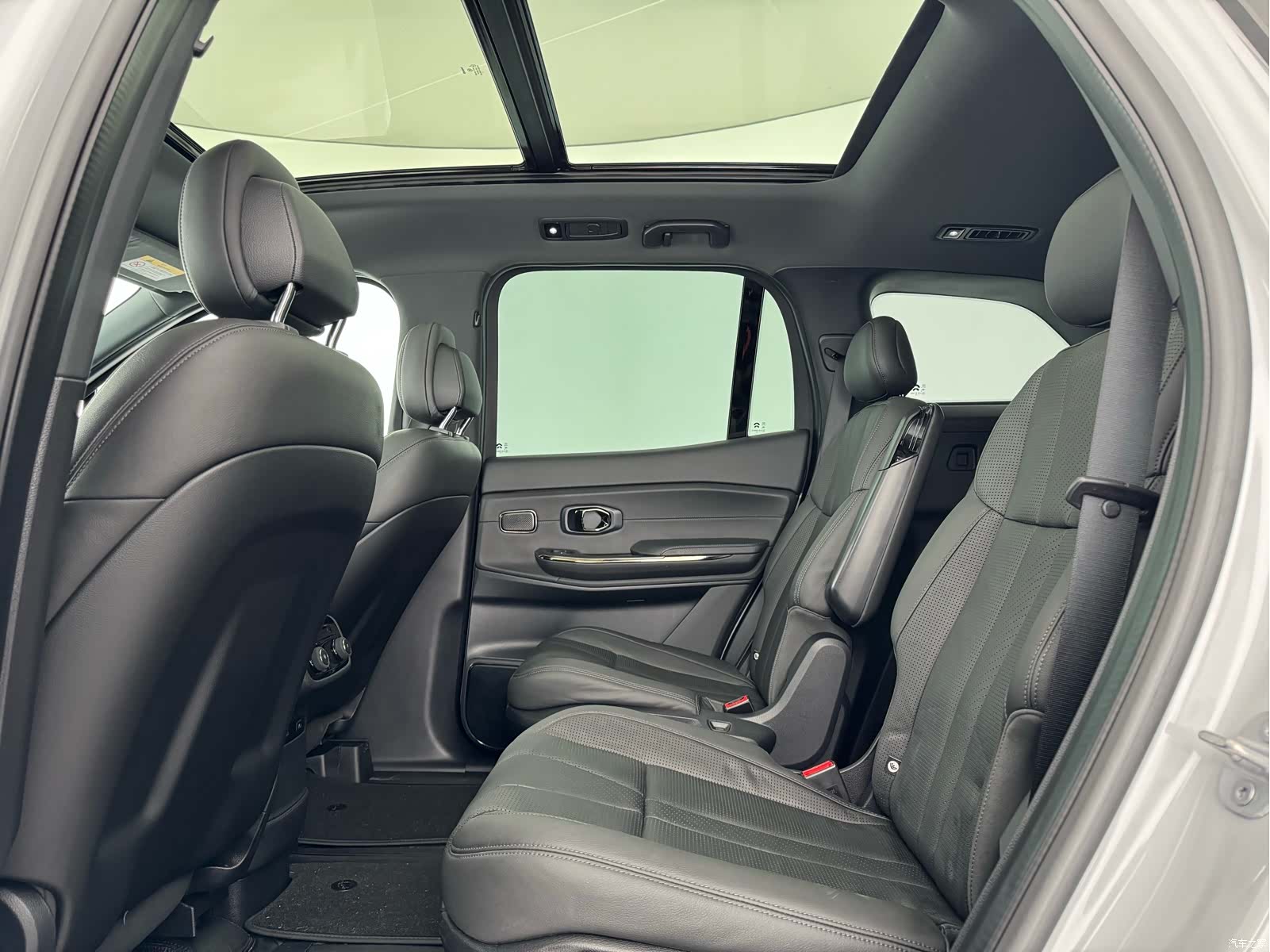 NIO ES8, 2021 10