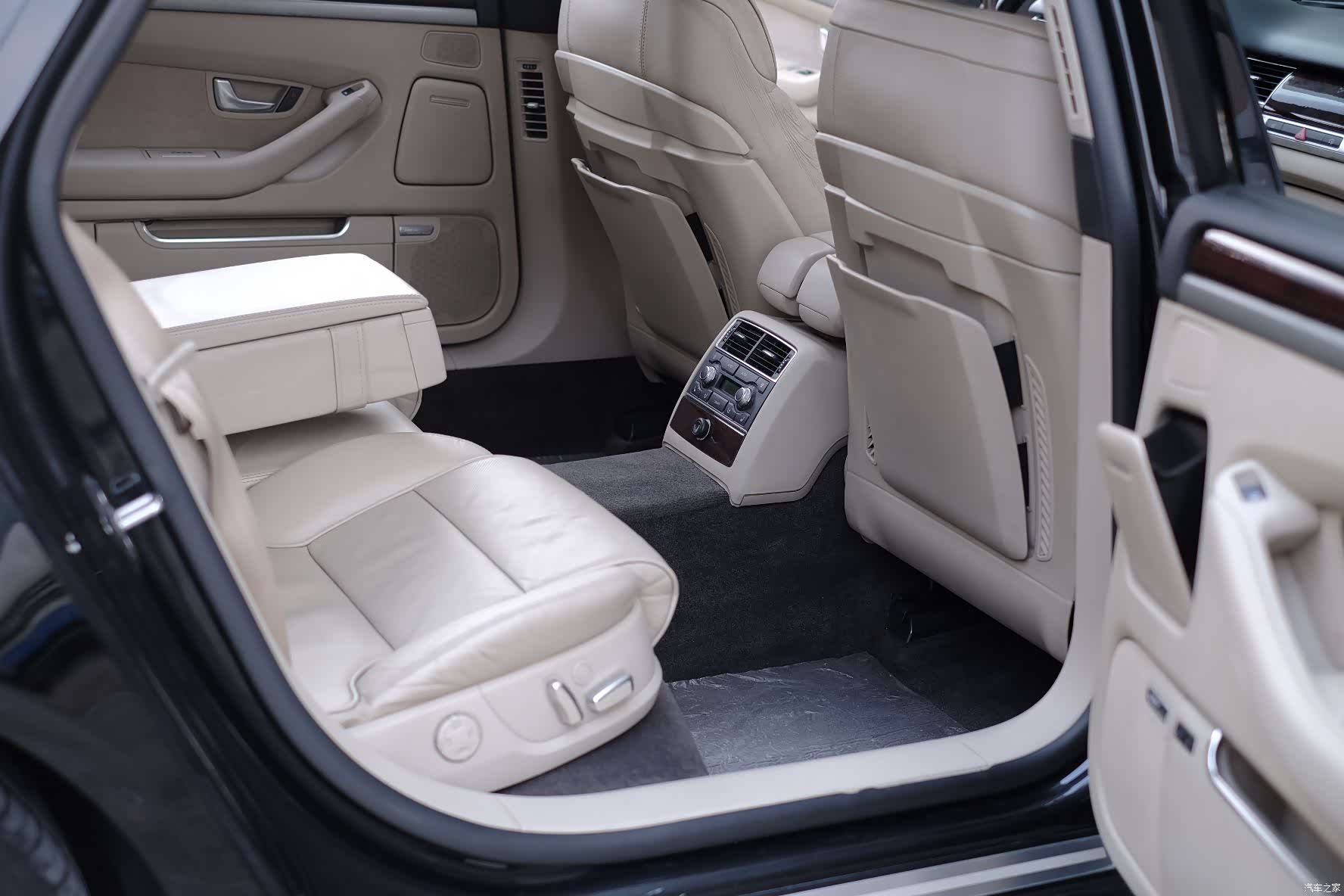 Audi A8L, 2009 43