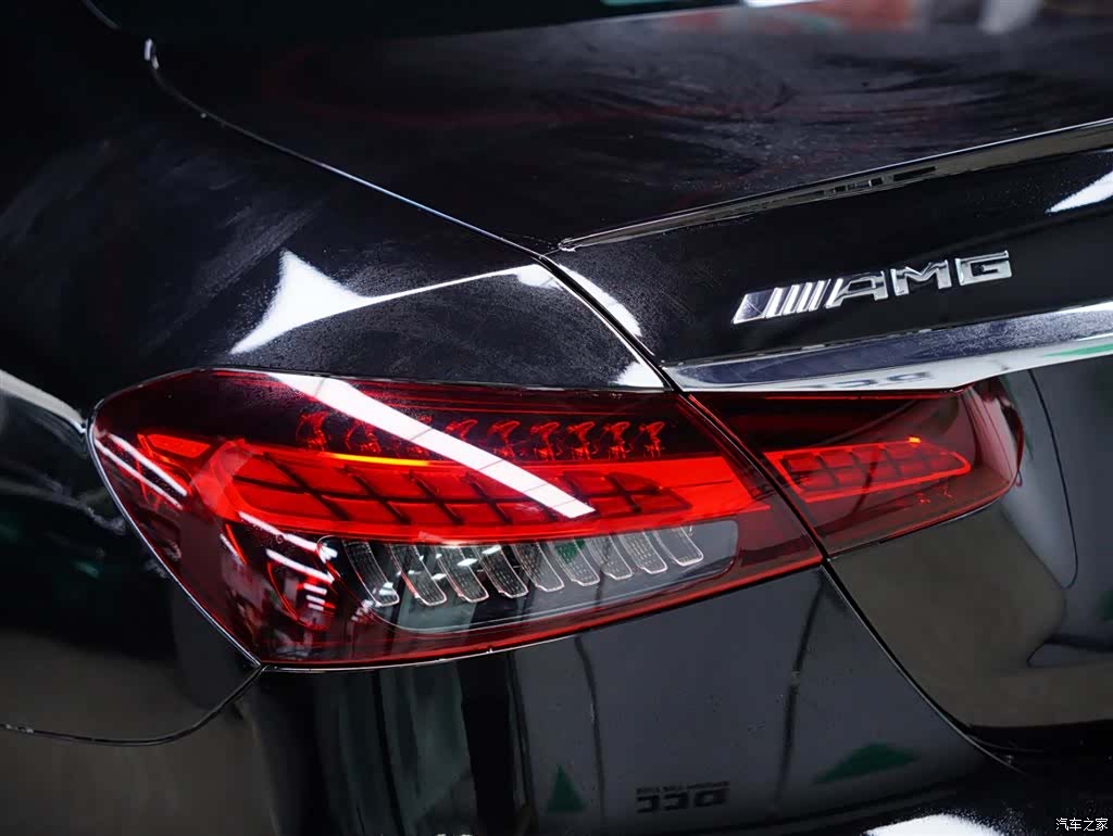 Mercedes-Benz E-Class, 2023 4