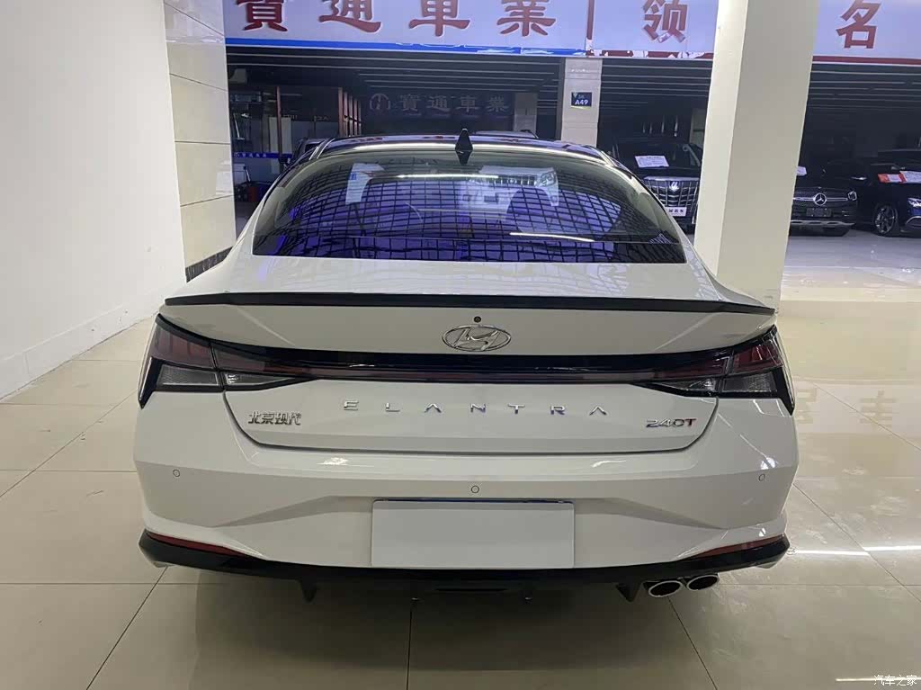 Hyundai Elantra, 2023 все фото