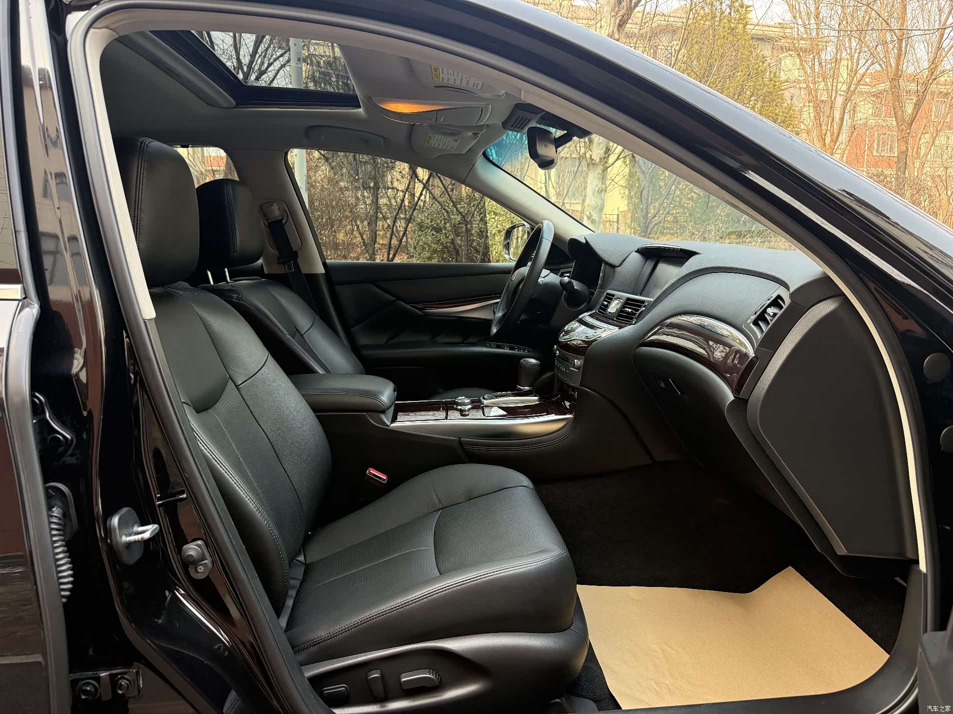 Infiniti Q70, 2016 11