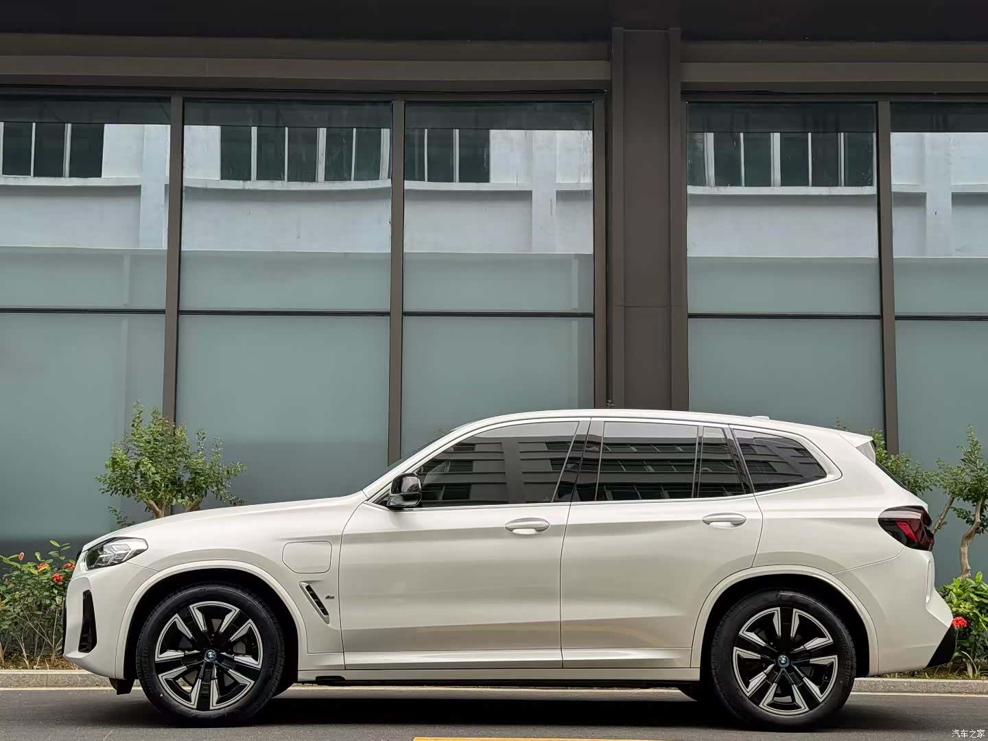 BMW iX3, 2024 3