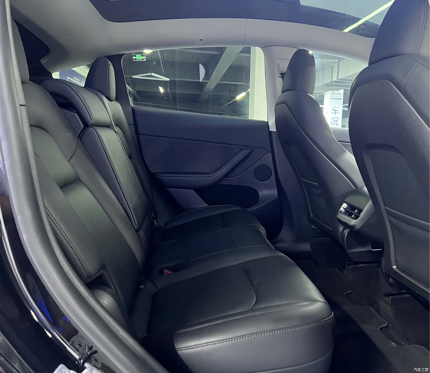 Tesla Model Y, 2022 все фото