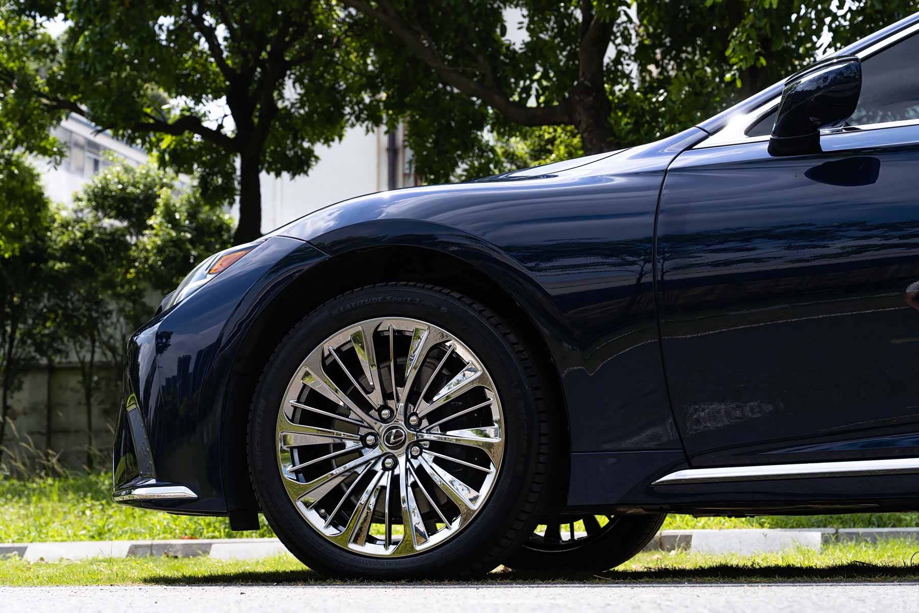 Lexus LS, 2021 7