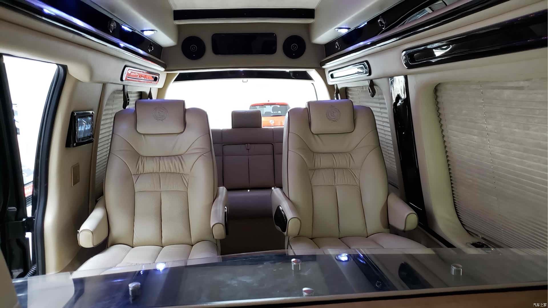 GMC SAVANA, 2017 8
