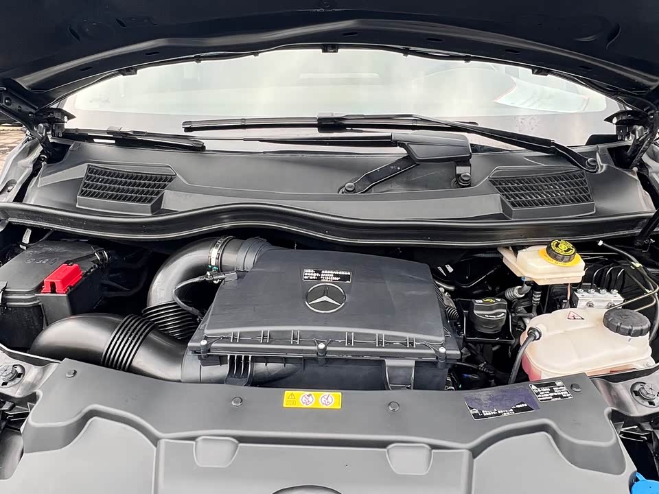 Mercedes-Benz V-class