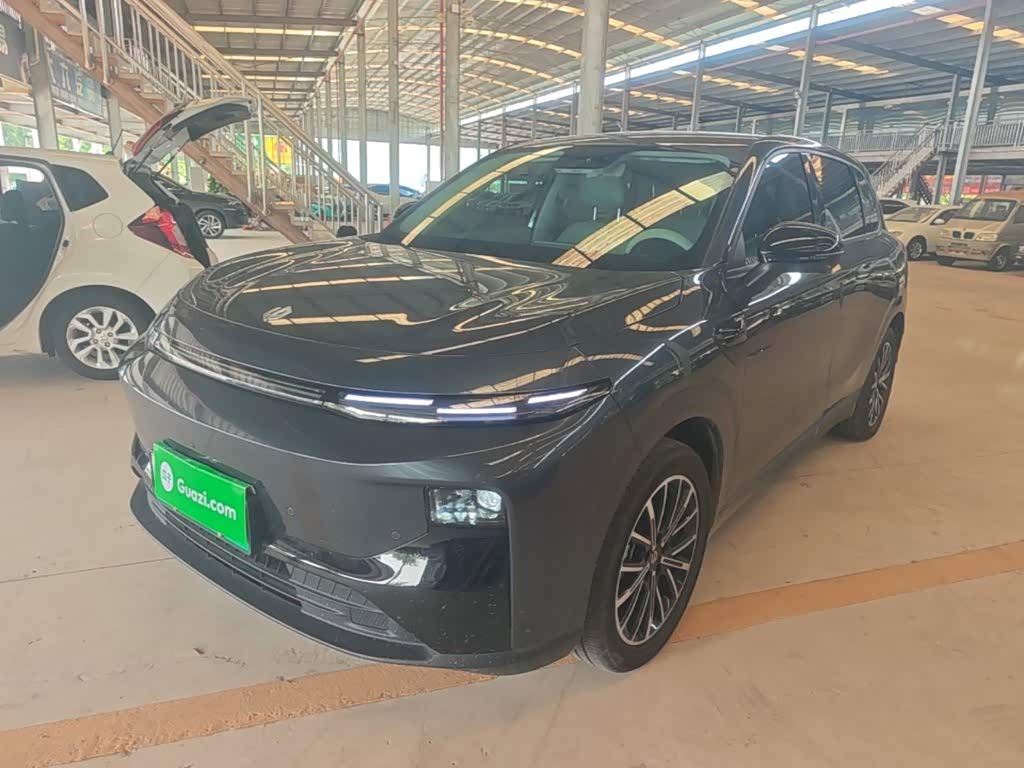 Leapmotor B10