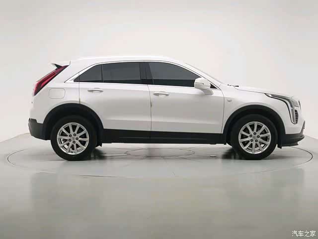 Cadillac XT4, 2021 3