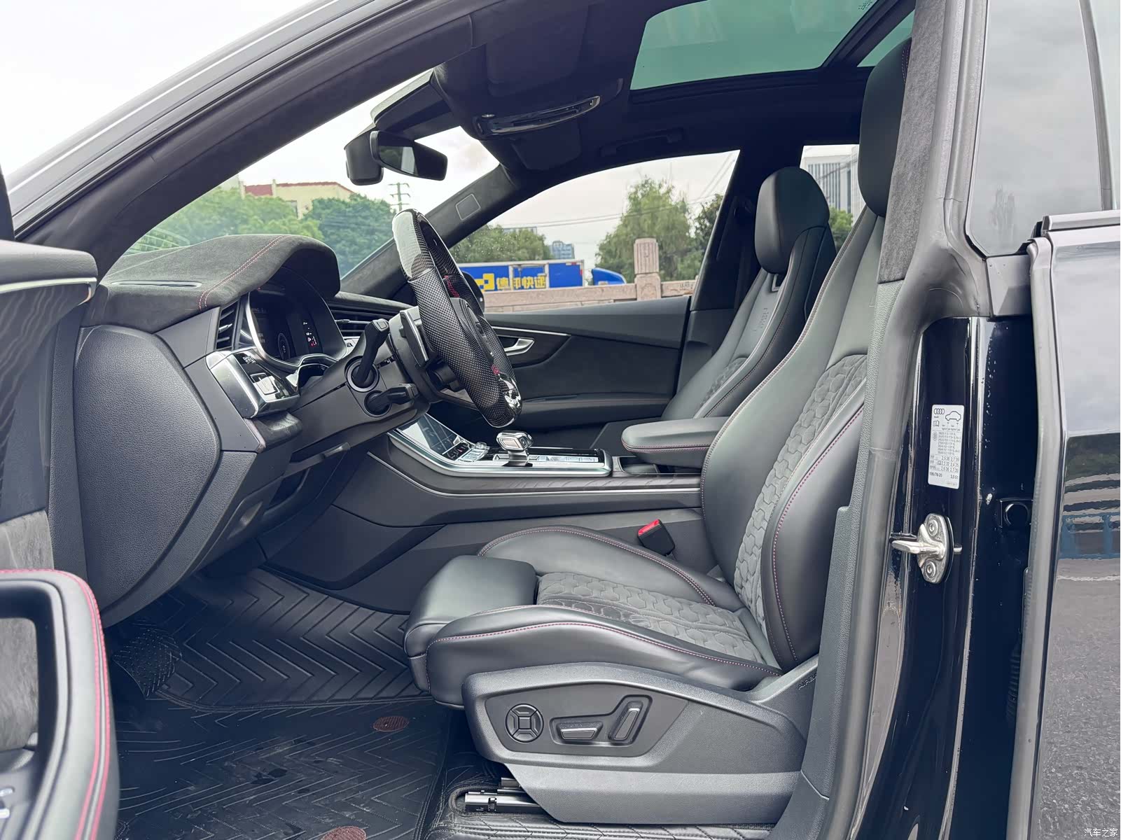 Audi Q8, 2021 6