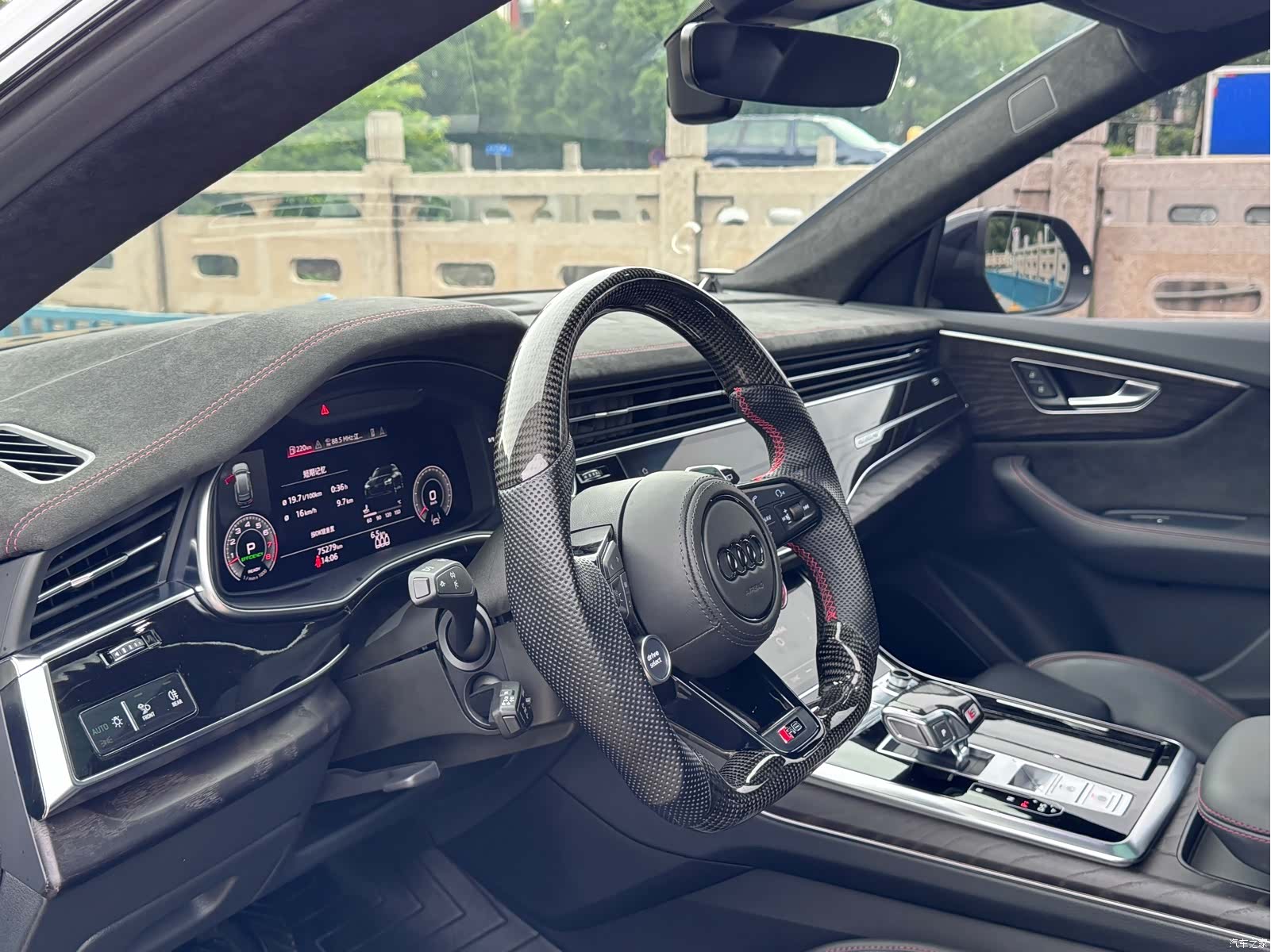 Audi Q8, 2021 7