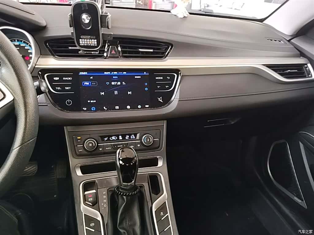 Geely Emgrand, 2020 10