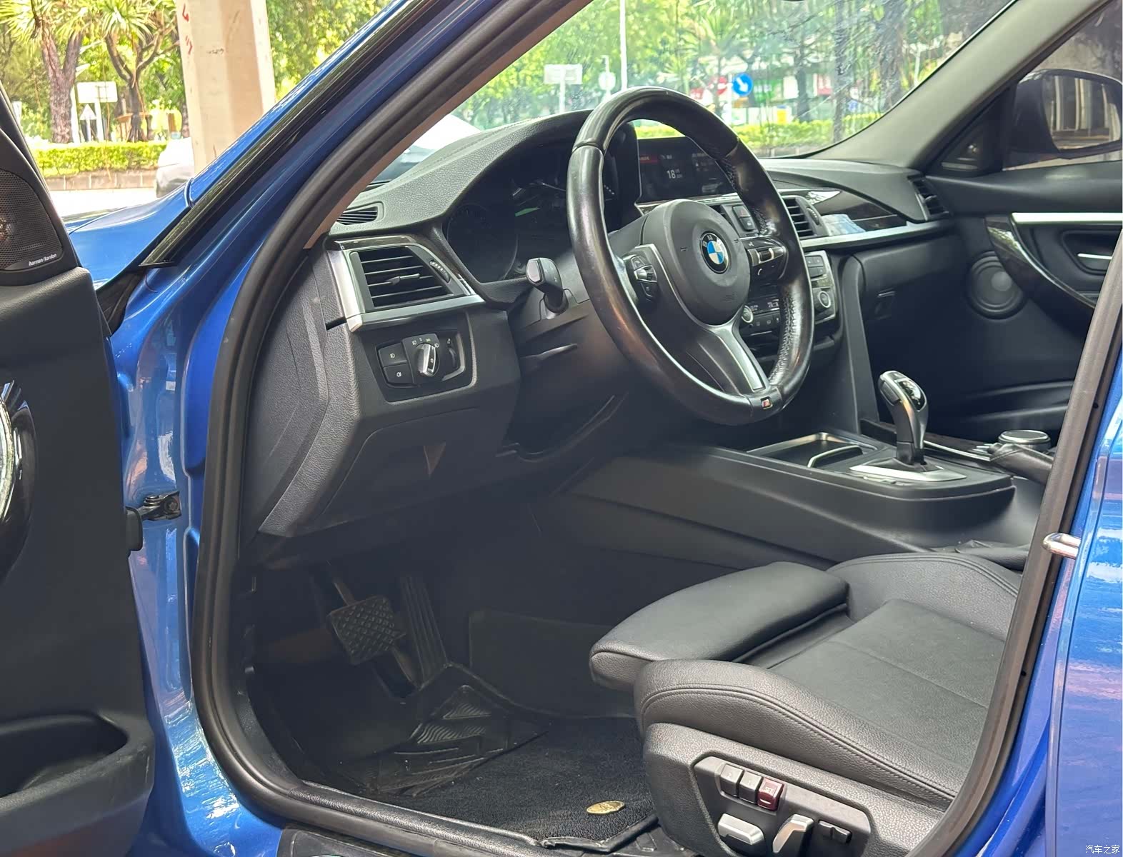 BMW 3 Series, 2018 все фото