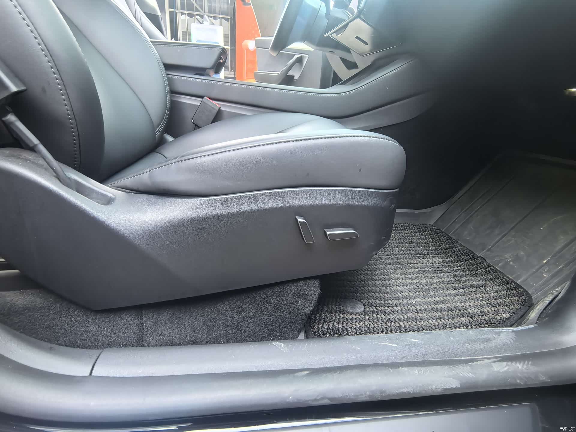Tesla Model Y, 2024 24
