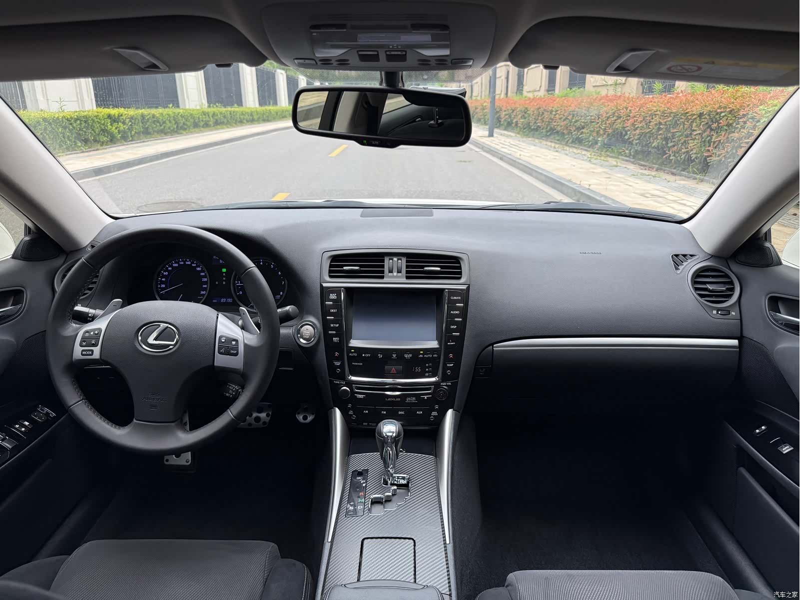 Lexus IS, 2012 12