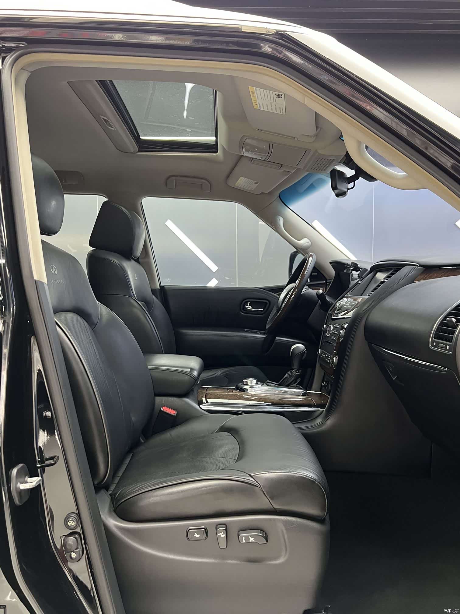 Infiniti QX56, 2014 25