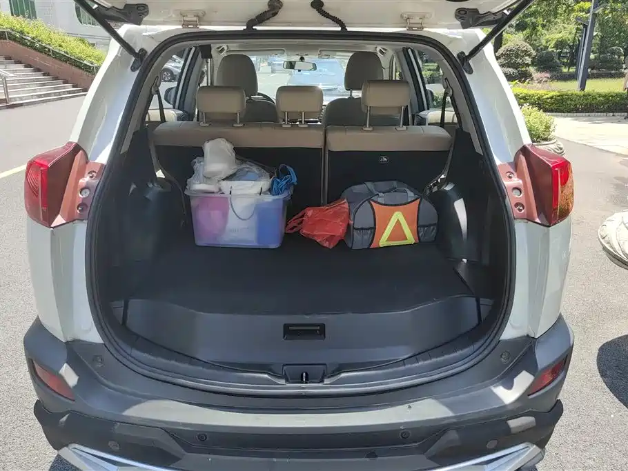 Toyota RAV4 Rongfang