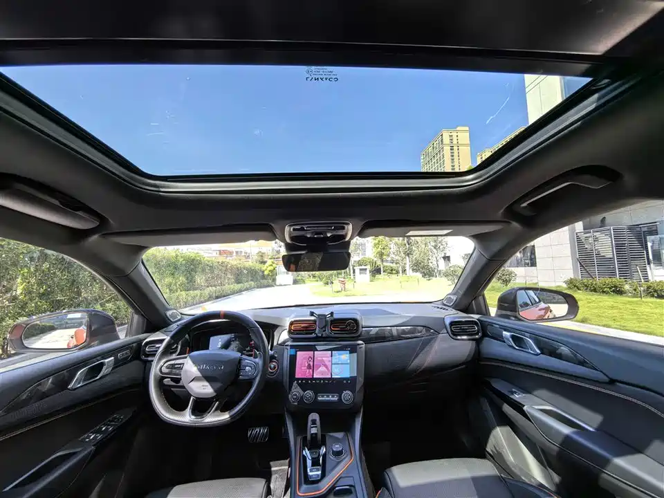 Lynk & Co 02 Hatchback