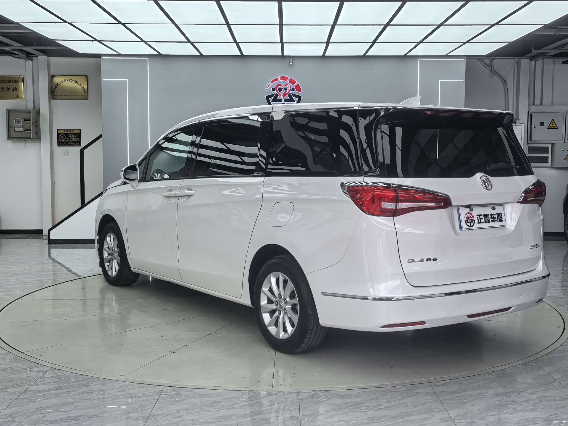 Buick GL8, 2018 15