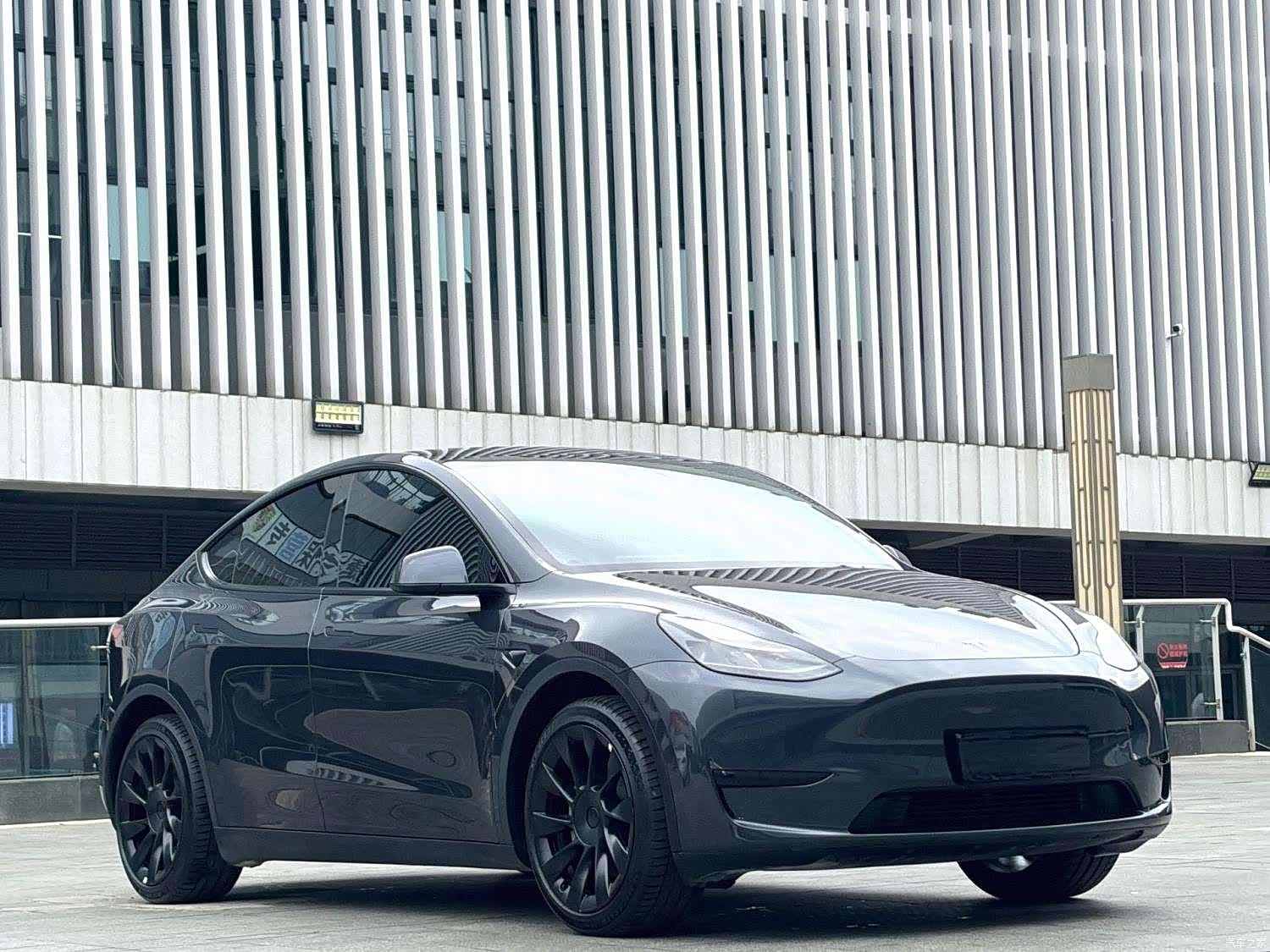 Tesla Model Y, 2024 3
