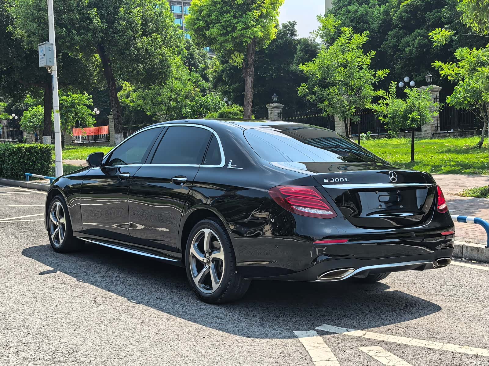 Mercedes-Benz E-Class, 2018 15