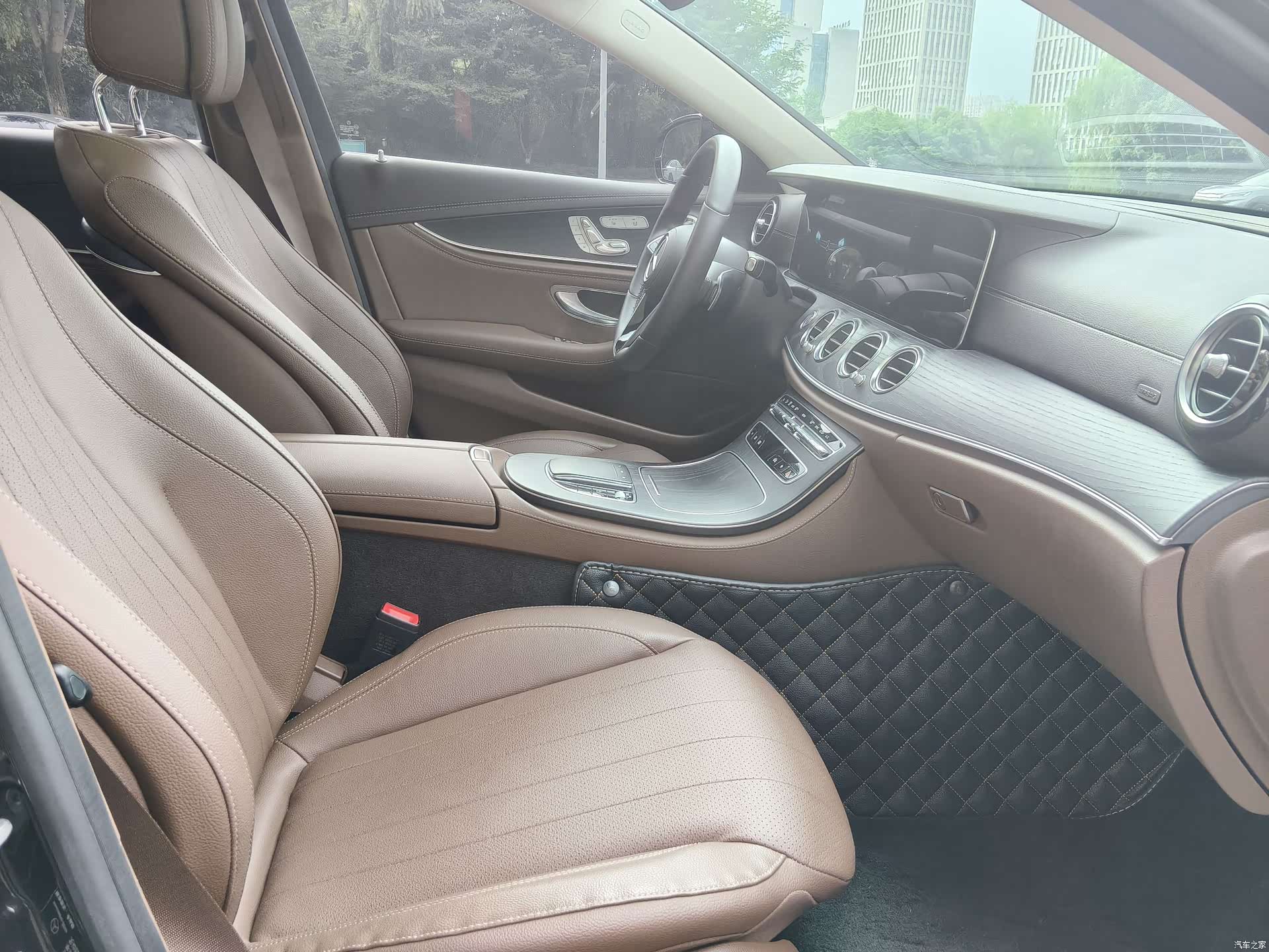 Mercedes-Benz E-Class, 2023 6