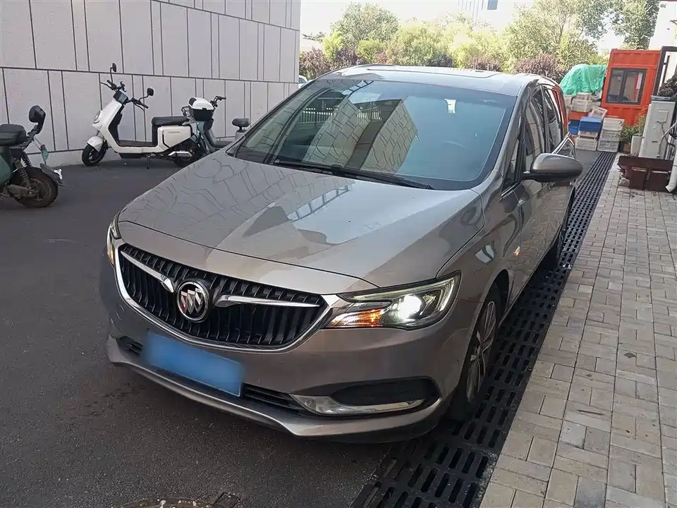 Buick GL6