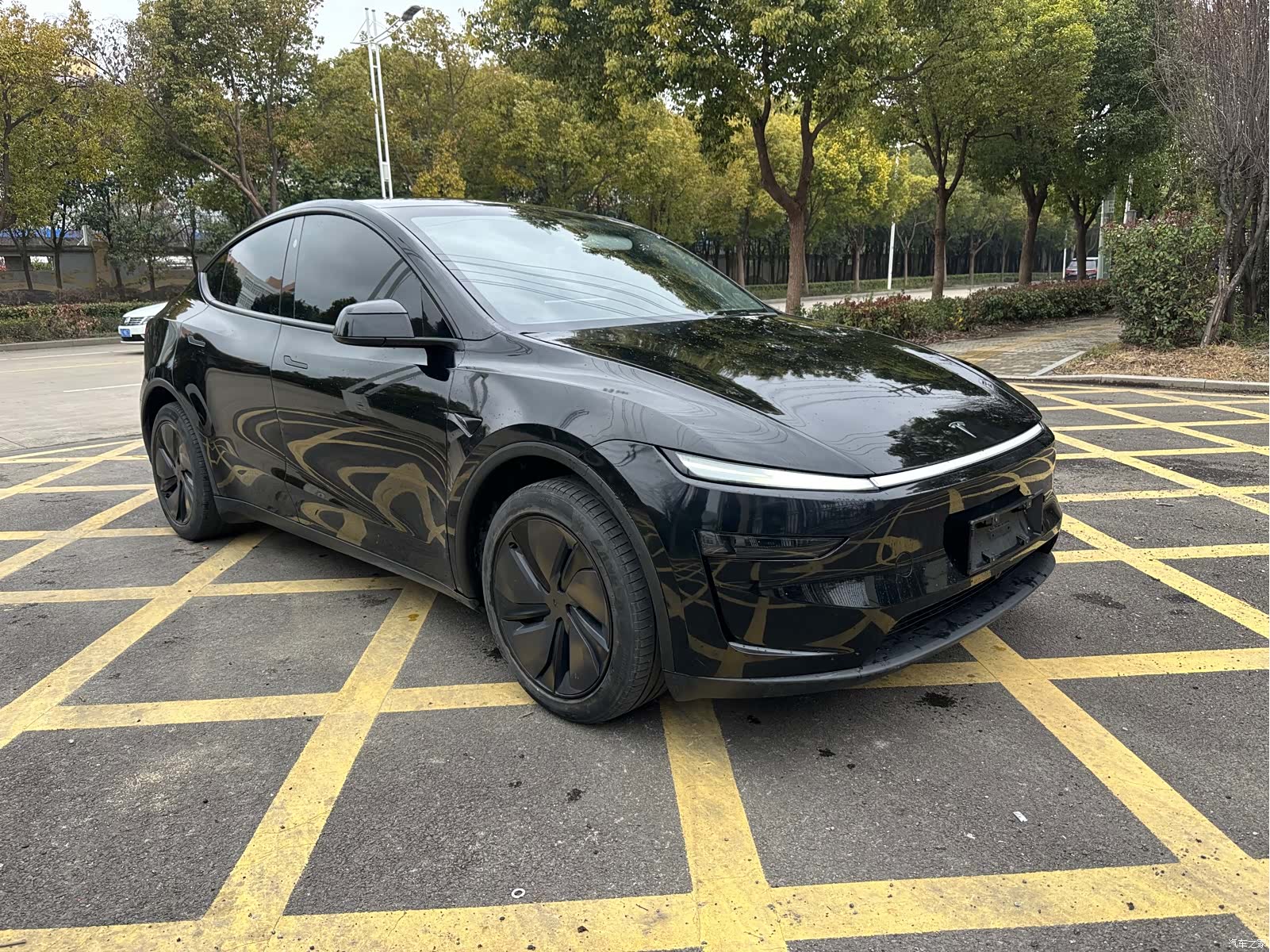 Tesla Model Y, 2025 3