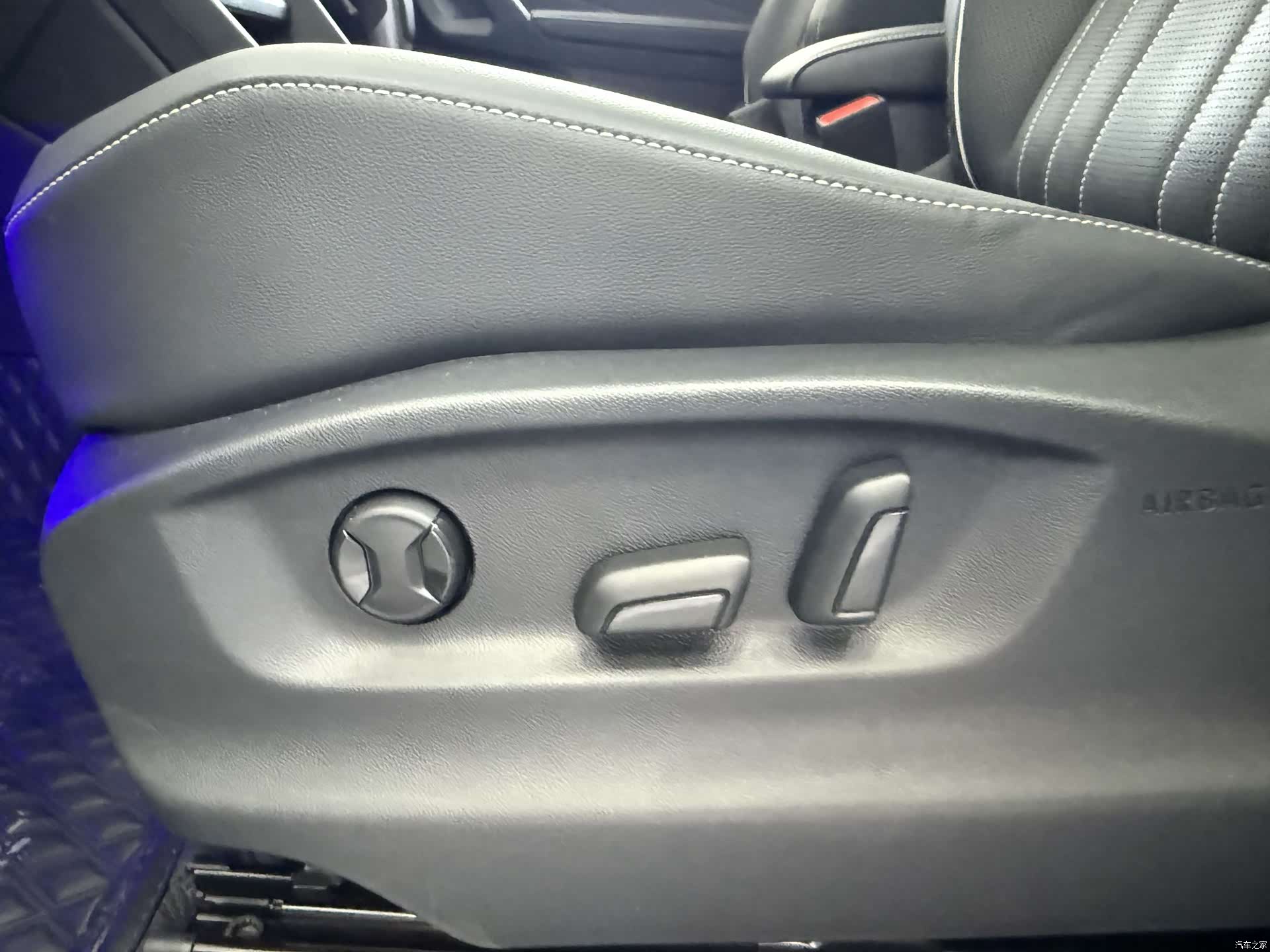 Volkswagen Tiguan L, 2023 11