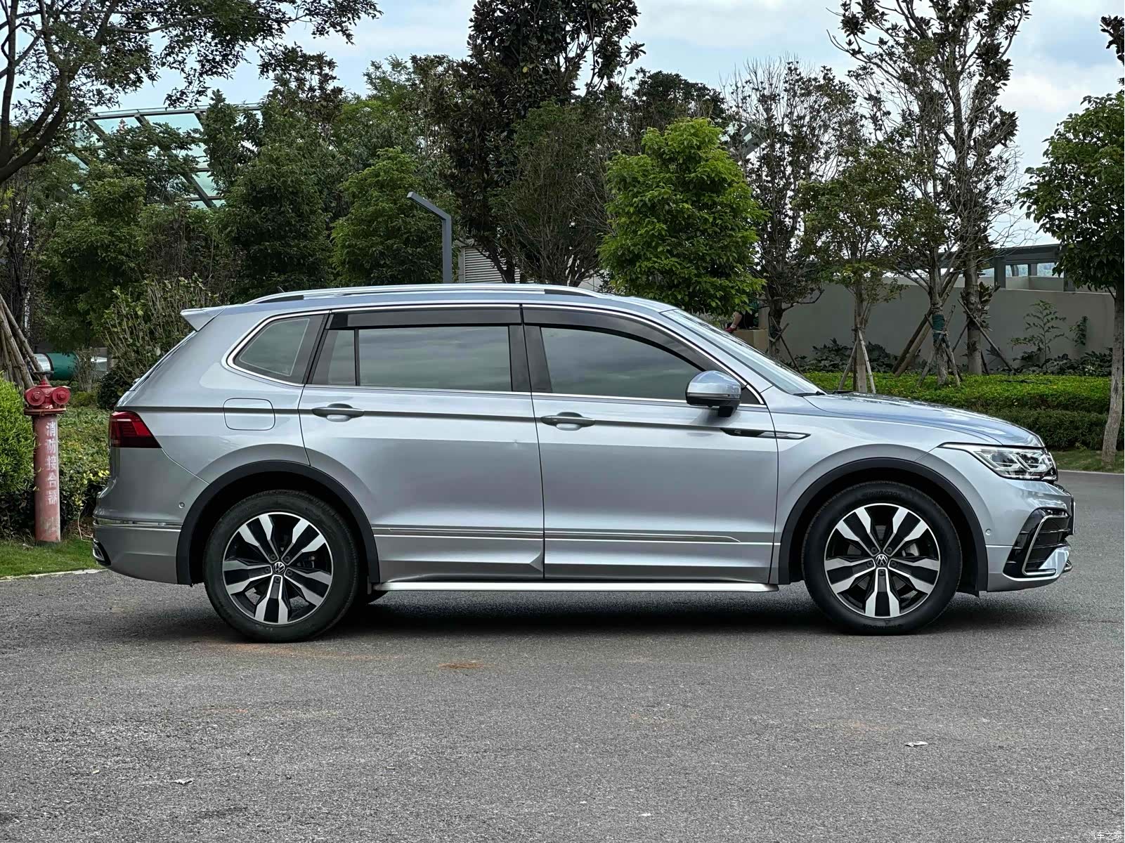 Volkswagen Tiguan L, 2021 3