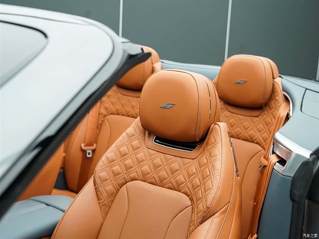 Bentley Continental GT, 2024 14