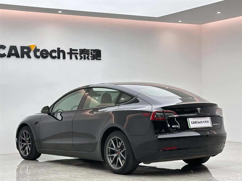 Tesla Model 3, 2022 3