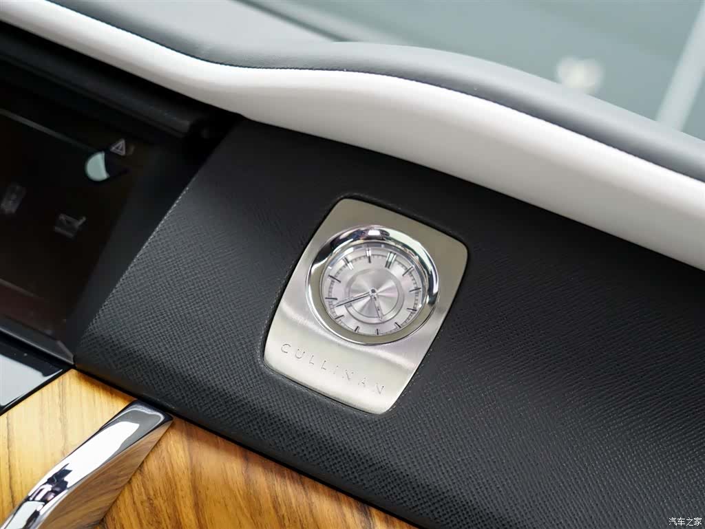 Rolls-Royce Cullinan, 2019 24