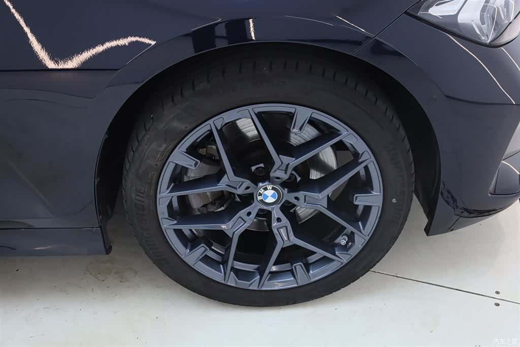 BMW 3 Series, 2025 13