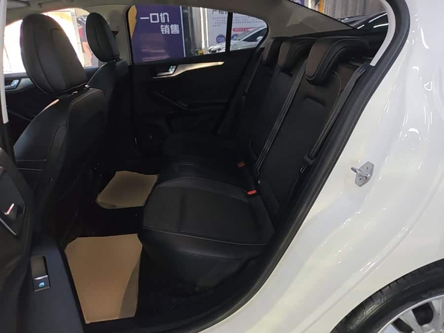 Ford Focus 2021, фото 16