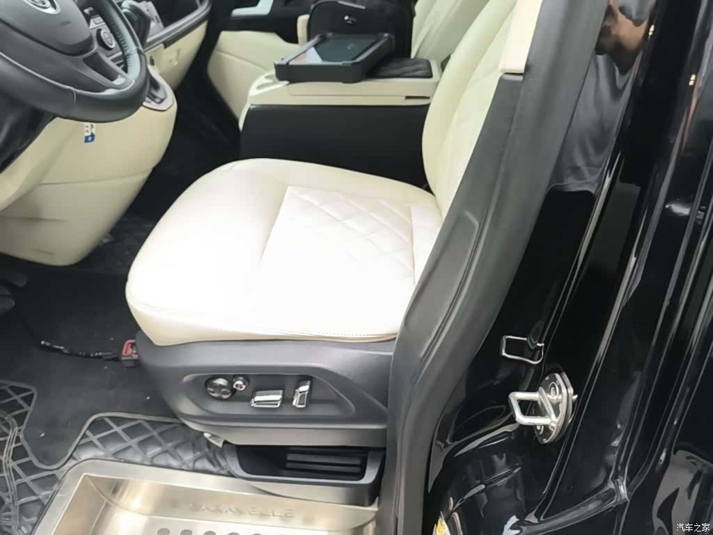Volkswagen 7, 2018 15