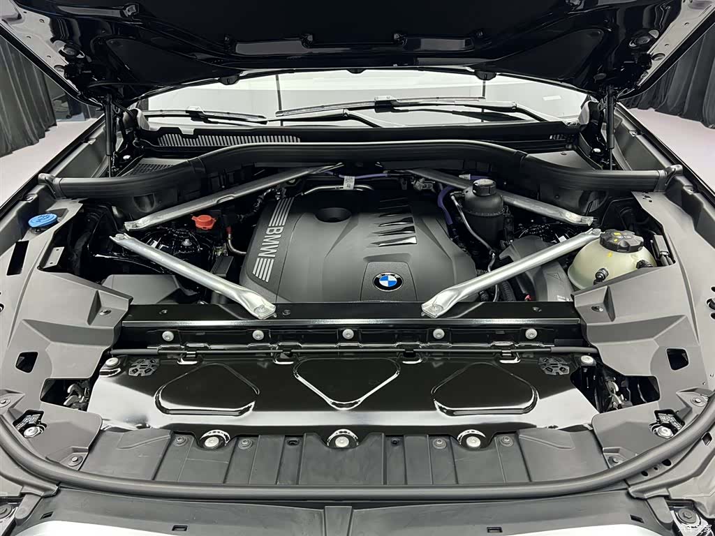 BMW X5, 2025 9