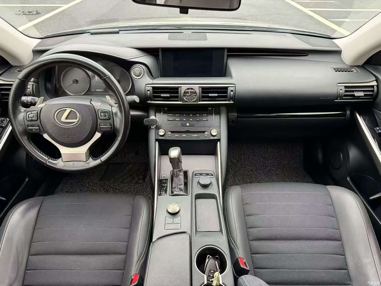 Lexus IS, 2017 4