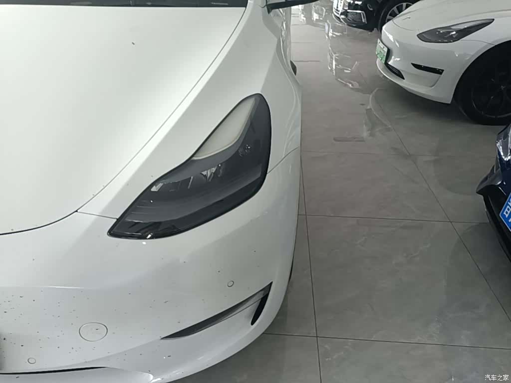 Tesla Model Y, 2023 18