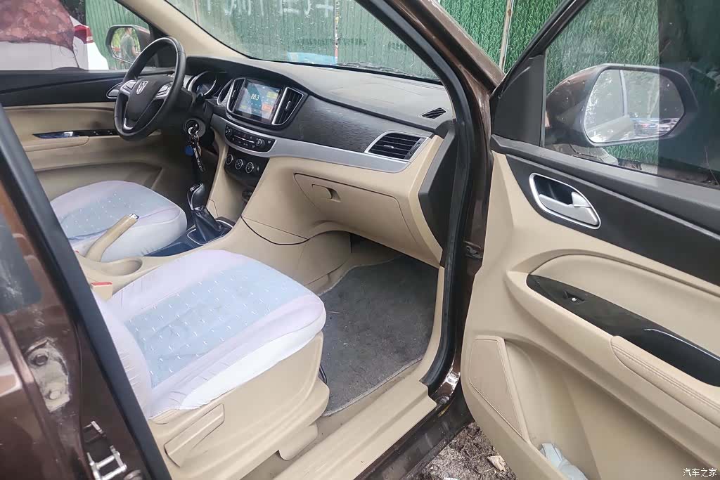 Wuling 730, 2017 8