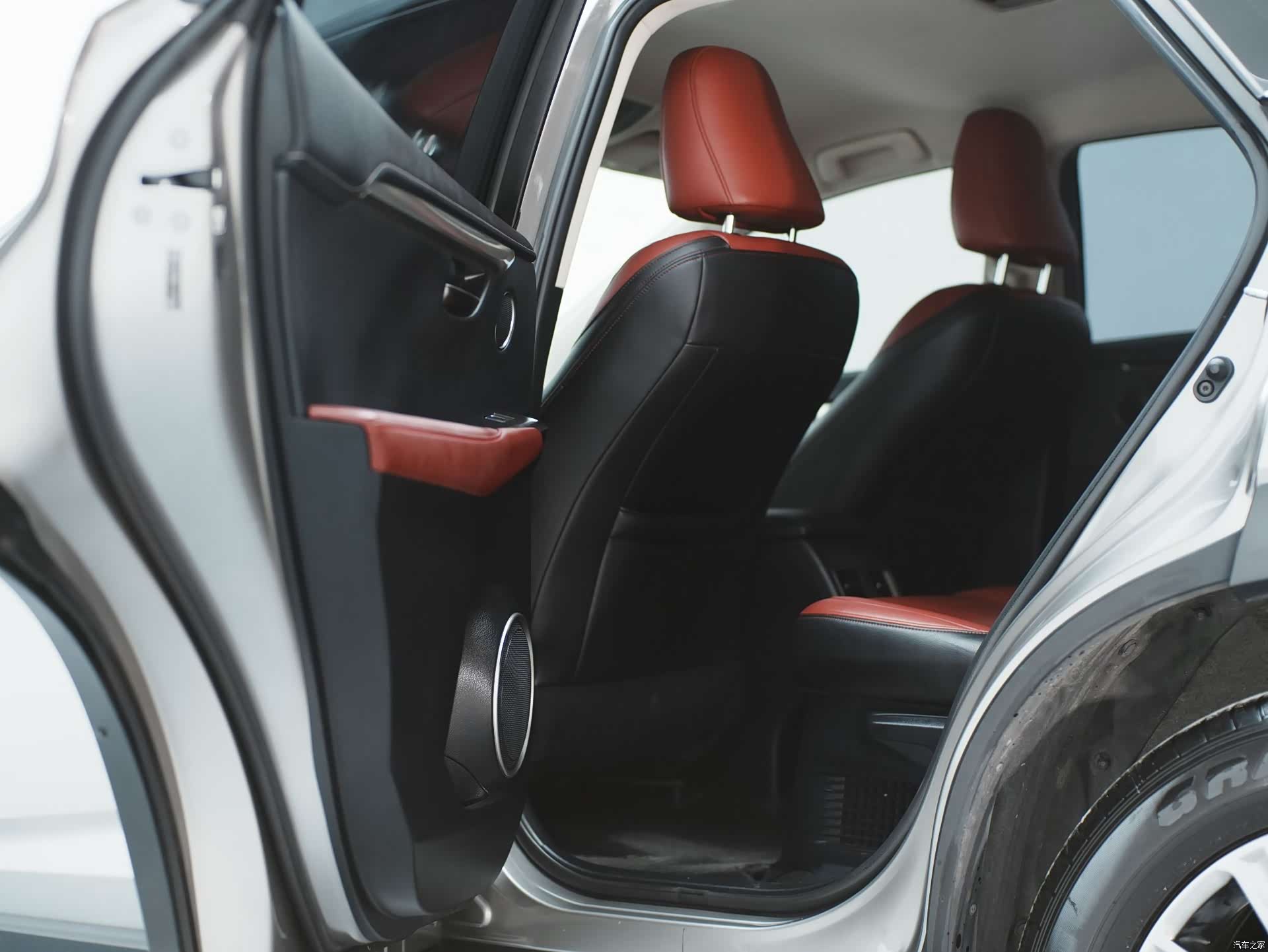 Lexus NX, 2020 22