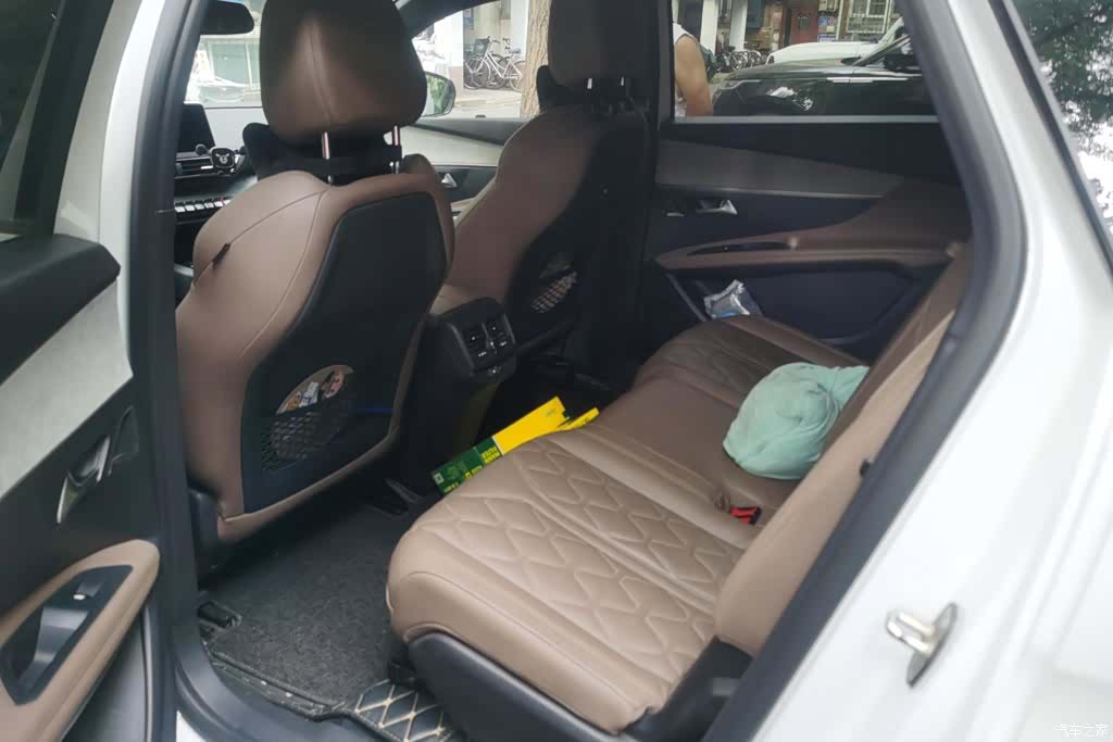 Peugeot 5008, 2018 11