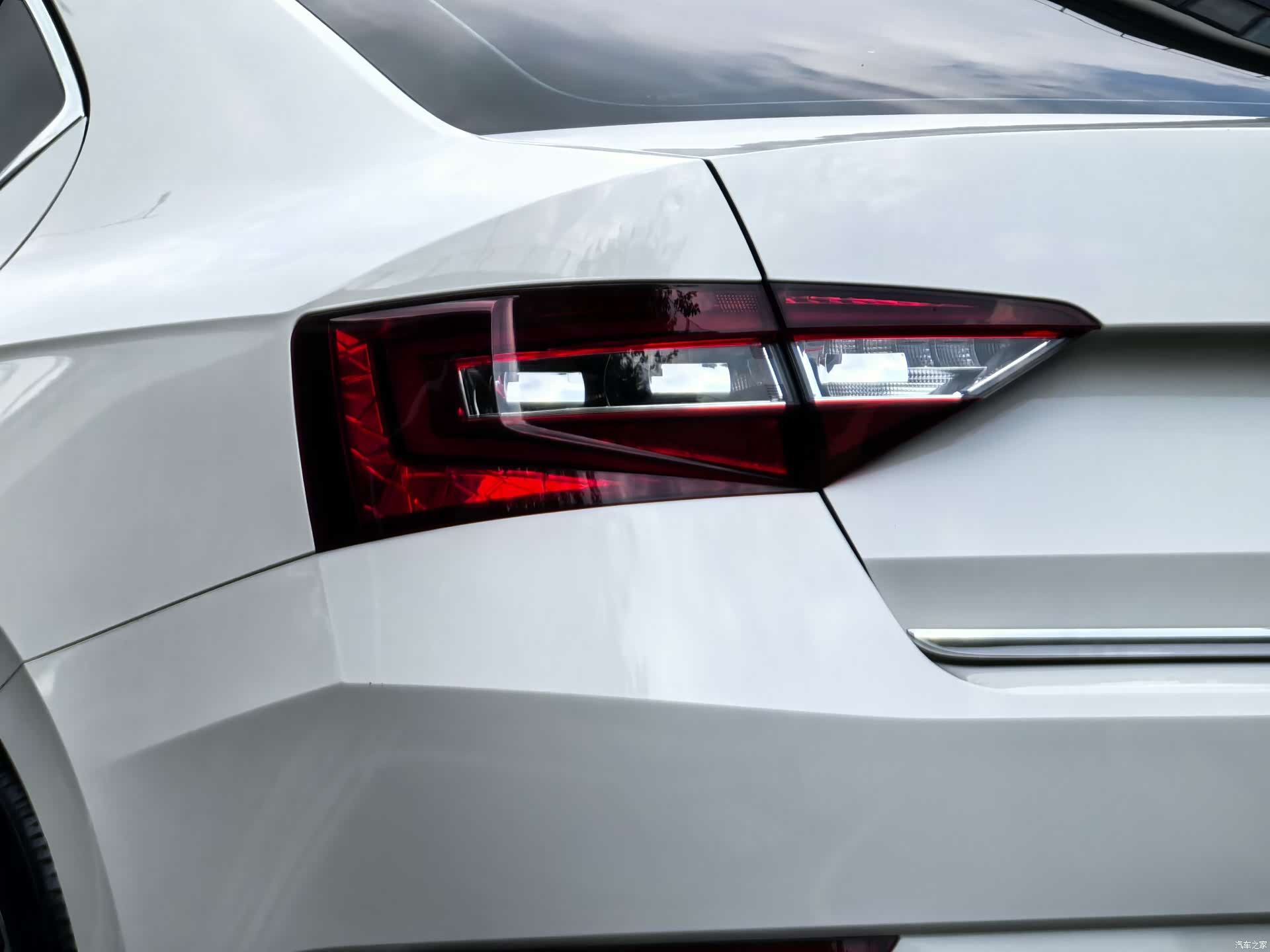 Skoda Superb, 2018 18