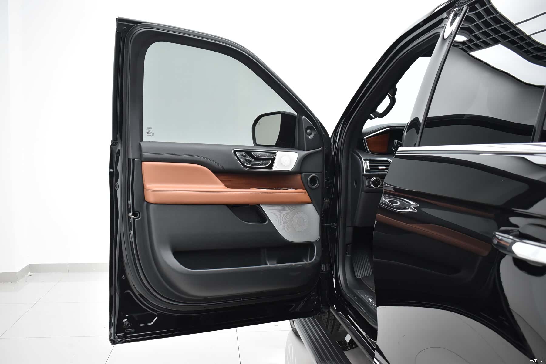 Lincoln Navigator, 2019 23
