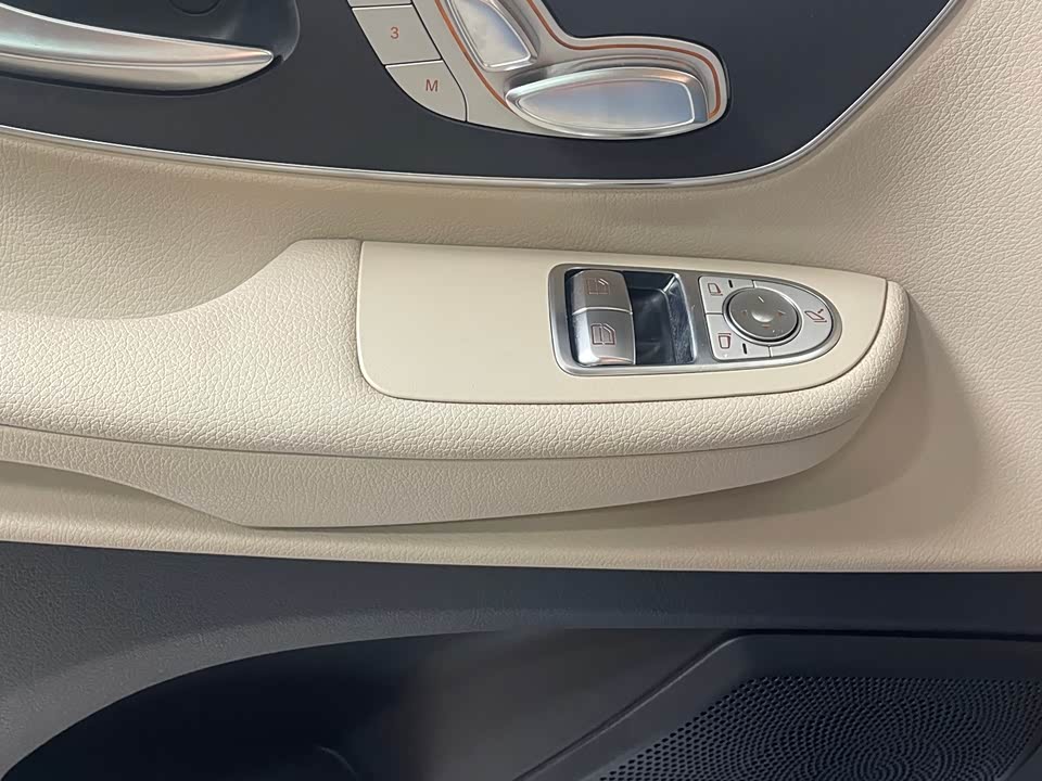 Mercedes-Benz V-class