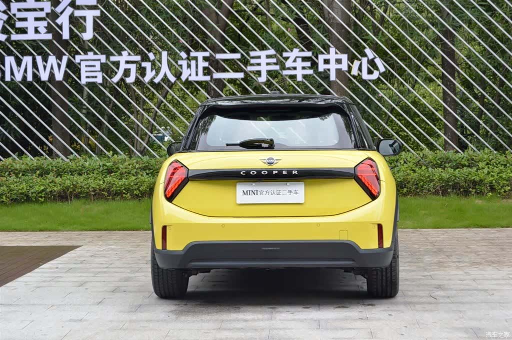 Mini Cooper, 2024 4