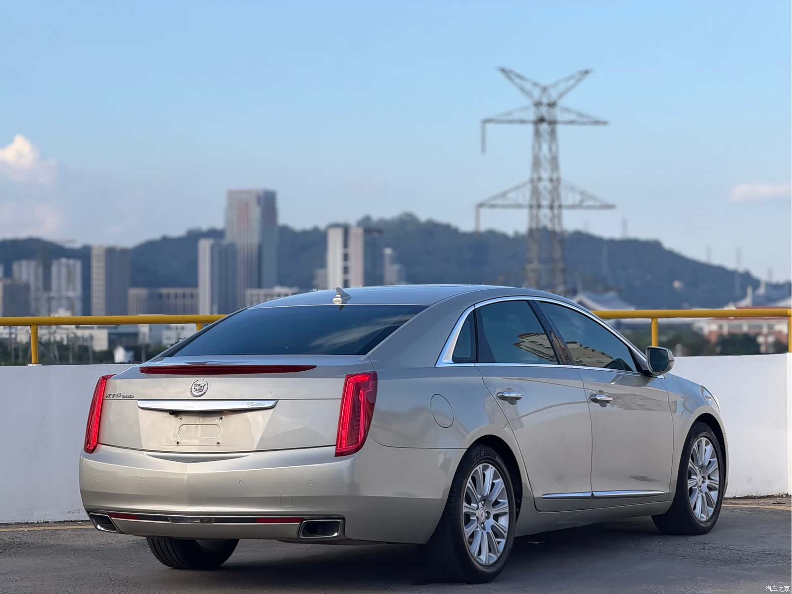 Cadillac XTS, 2015 4
