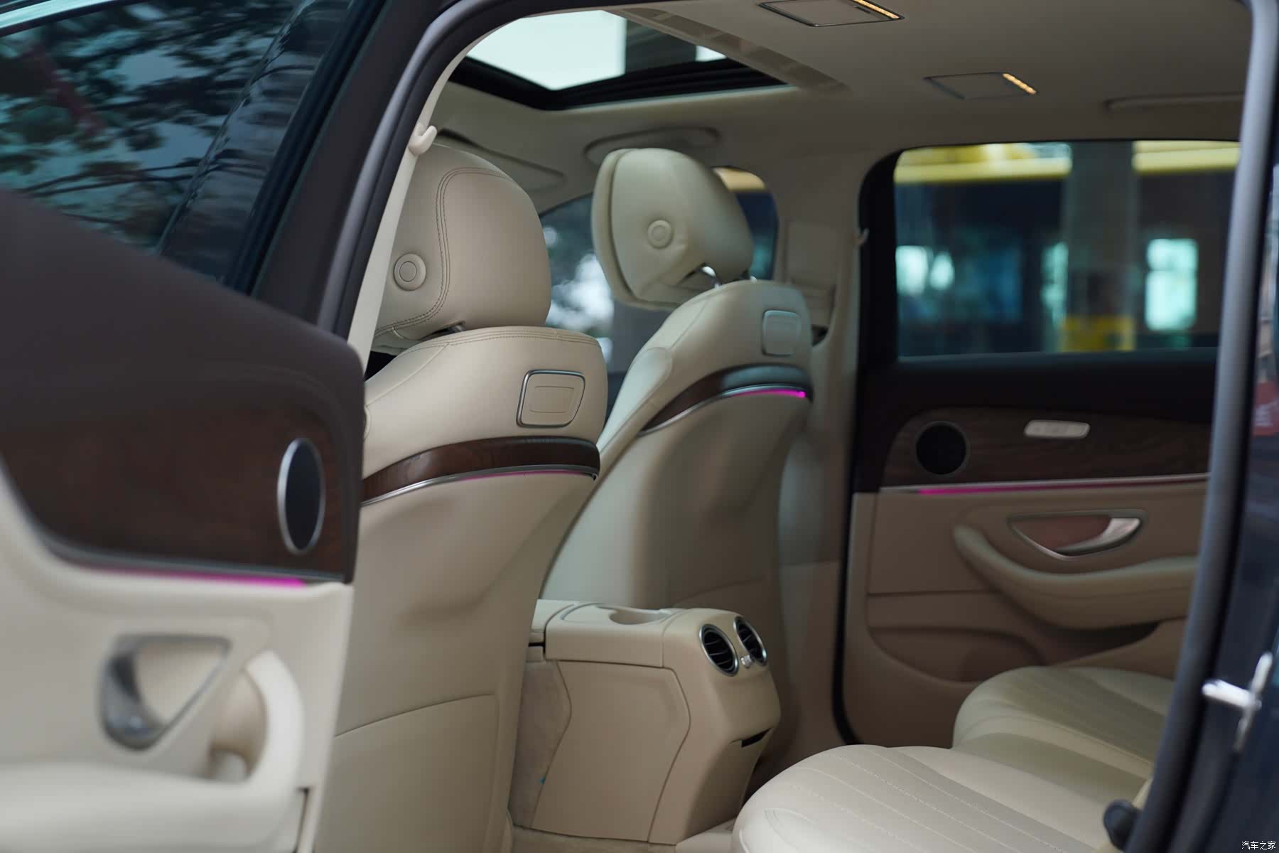 Mercedes-Benz E-Class, 2016 10